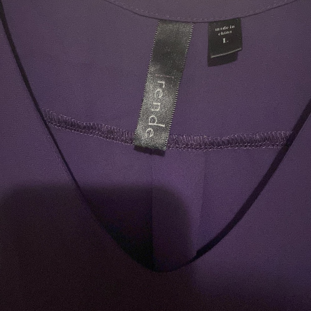 Woman’s purple blouse size large. Short sleeve - Picture 4 of 5